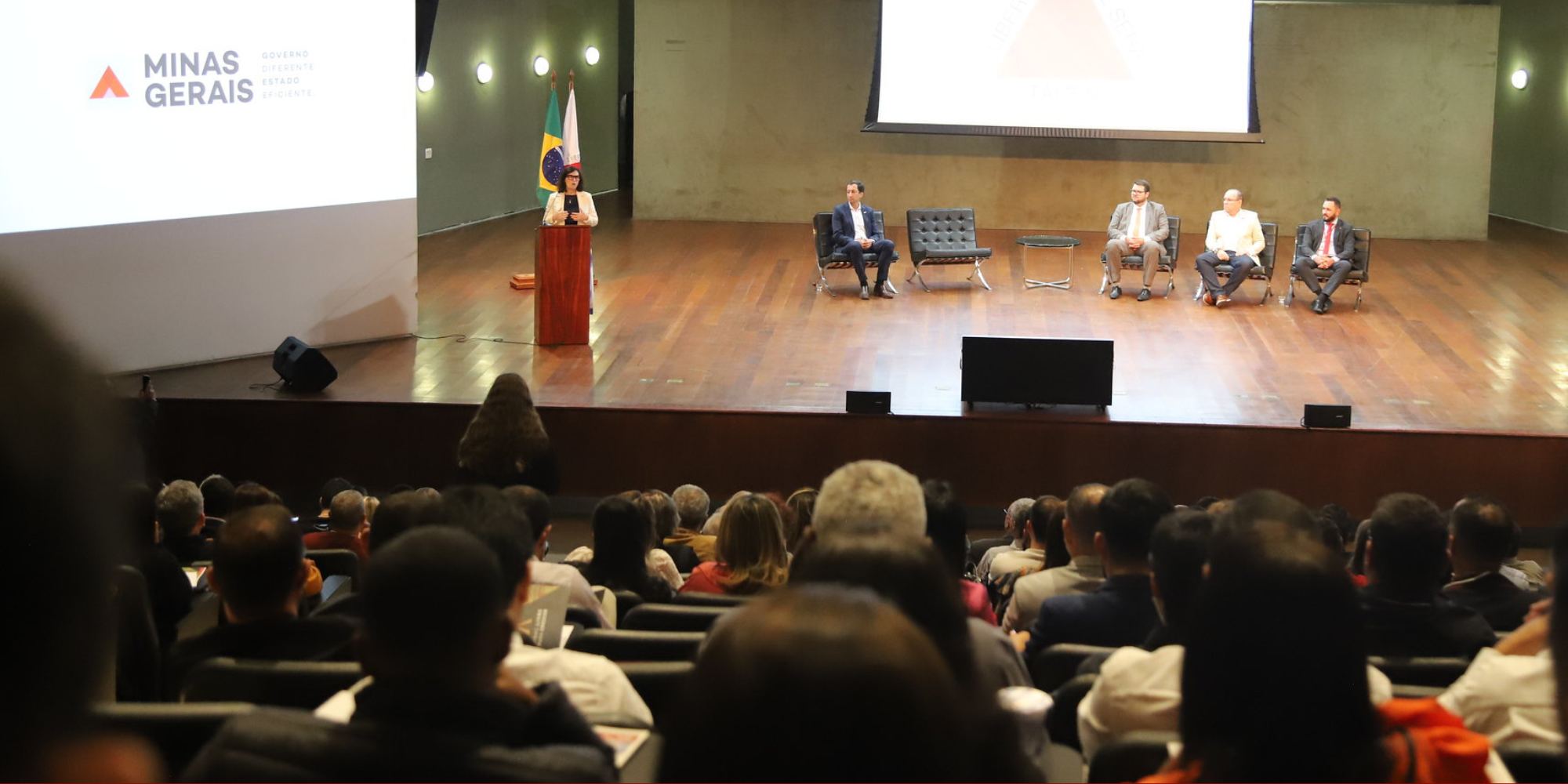 Com participação da Jucemg, Conexão Minas Livre reúne centenas de prefeituras mineiras