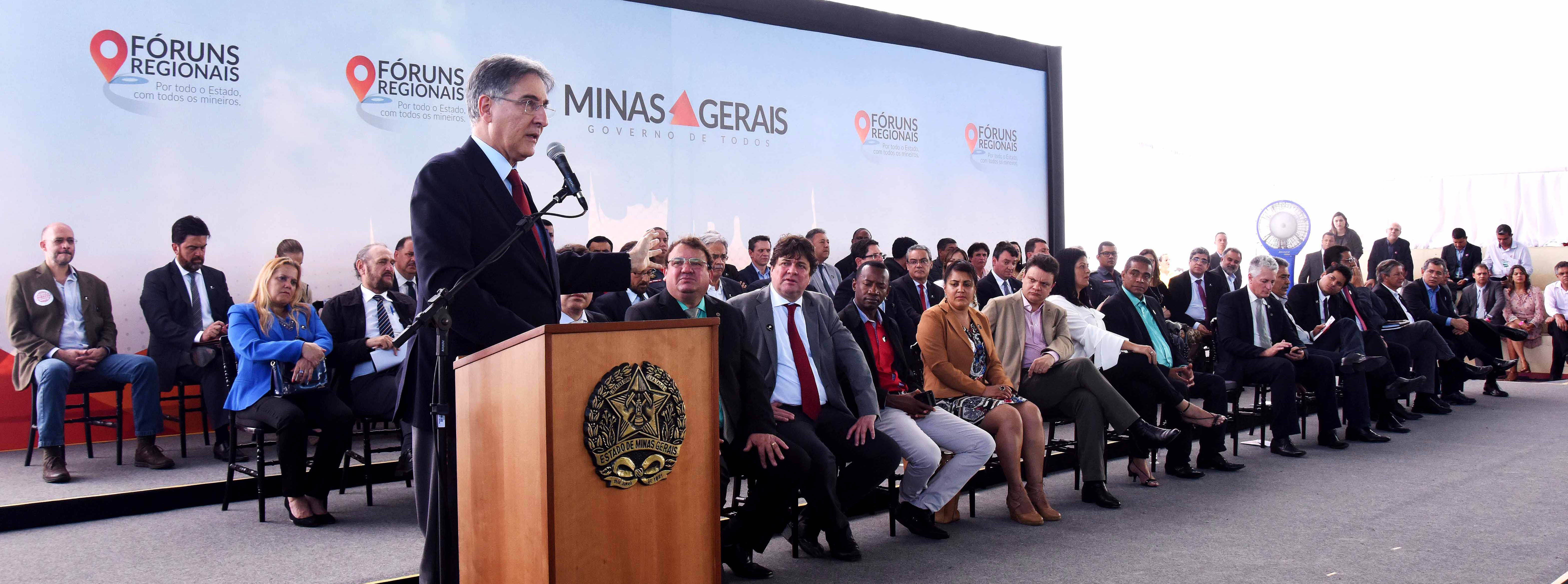 Governador anuncia investimentos durante FÃ³rum Regional de Governo em Nanuque