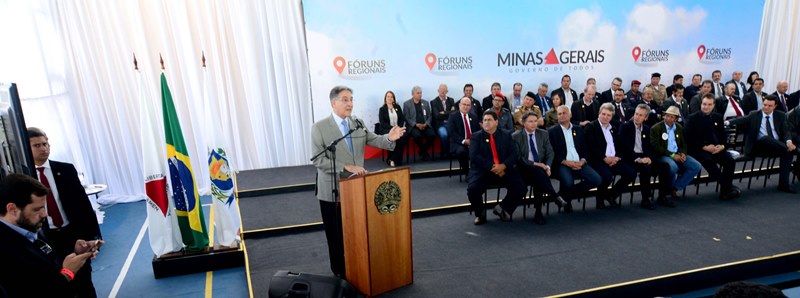 Fernando Pimentel anuncia investimentos em JoÃ£o Pinheiro durante FÃ³rum Regional de Governo